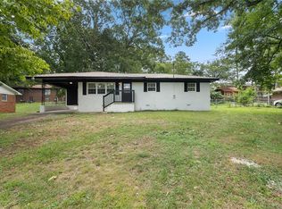 137 Pinehill Dr NW, Calhoun, GA 30701