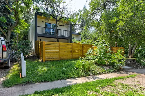 616 Marine St. Photo 1