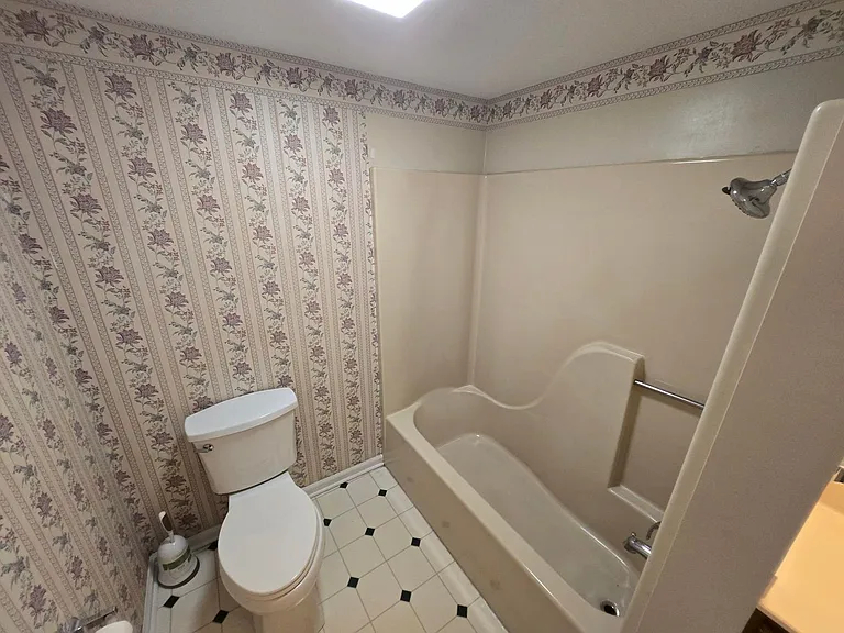 275 Emerald Rd #1 — Photo 17