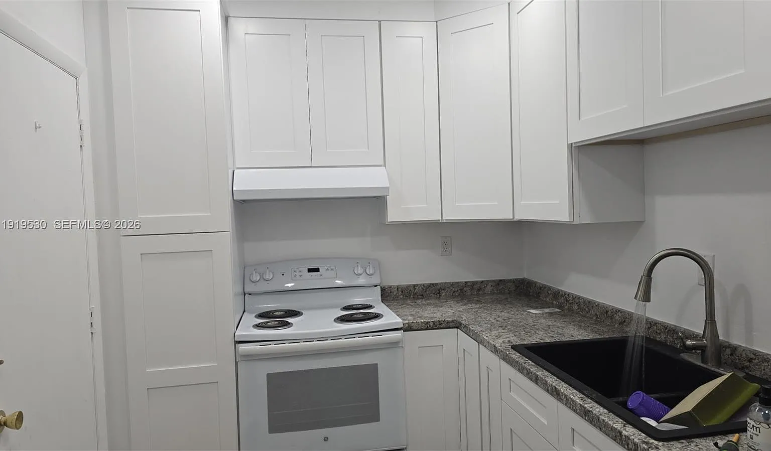 Ken-Dade No 2 Condominium — Photo 2