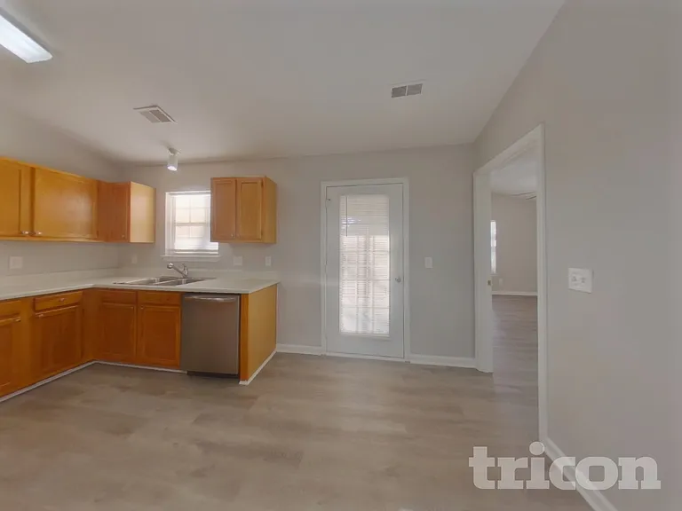 173 Burma Rd — Photo 5