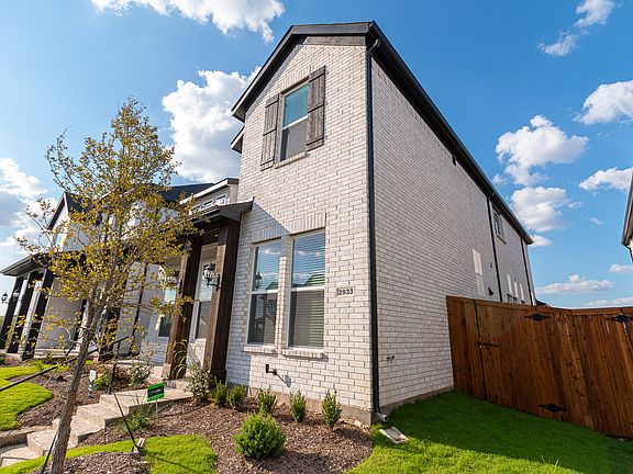 3rd image of 2933 Corvara Dr