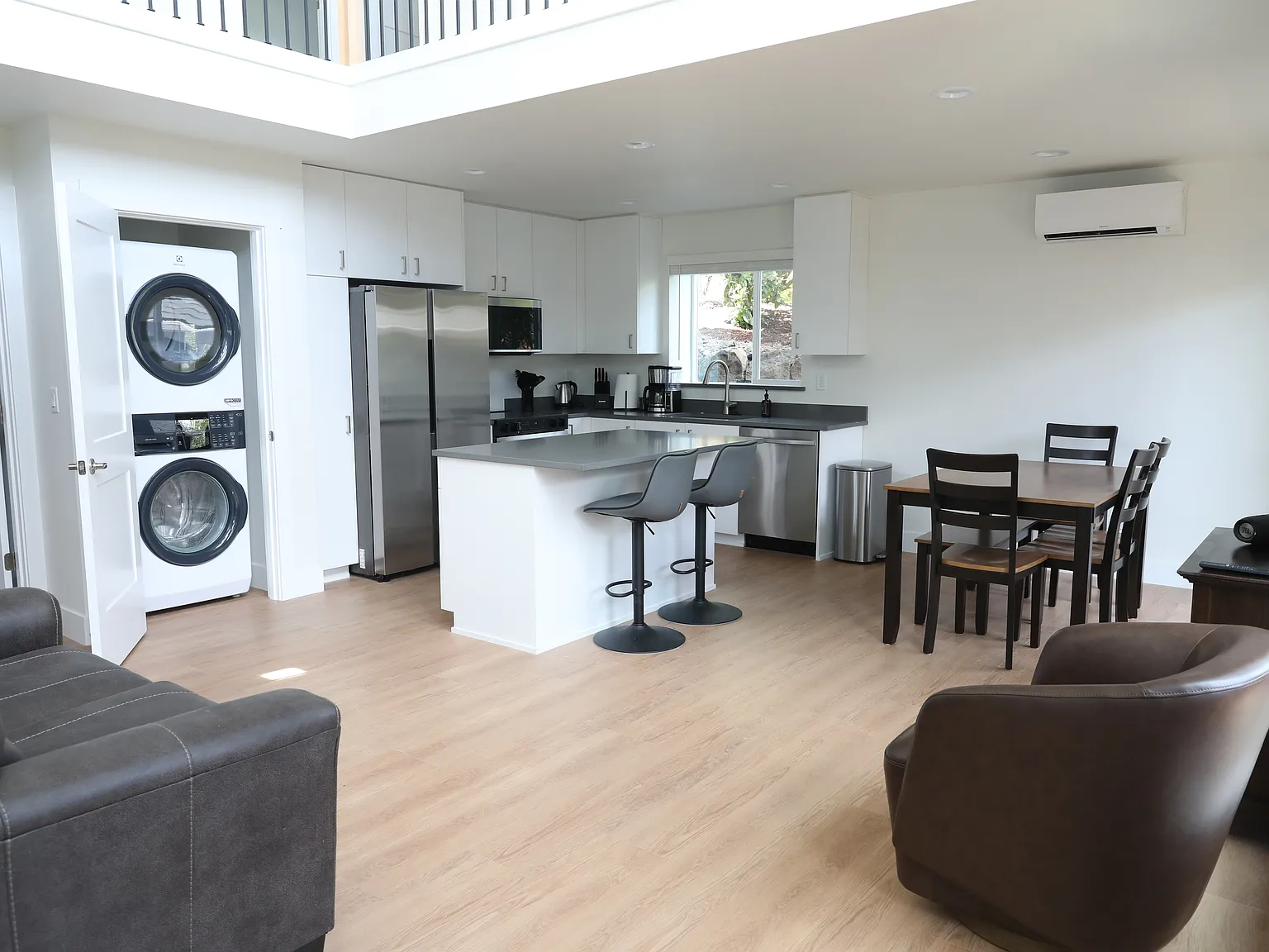3 bed, 2.5 bath, 1400 sqft, $4,600 — Photo 4