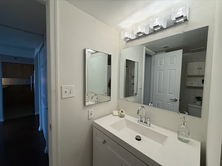 10101 Grosvenor Pl #2008 — Photo 21