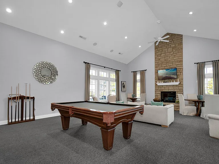 Crosspoint Apartments — Photo 25