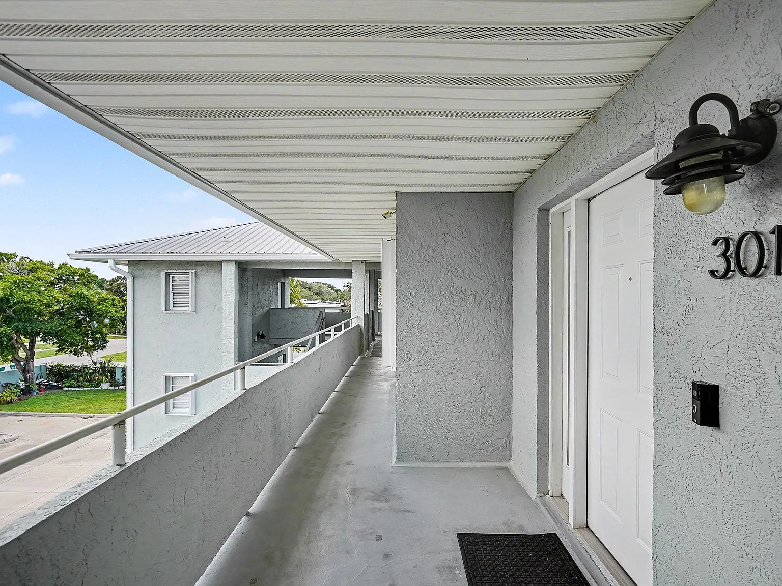 3 bed, 1637 sqft, $2,700 — Photo 3
