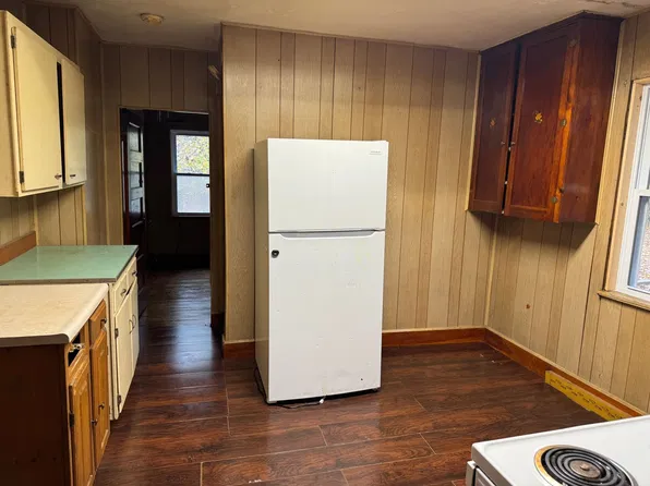 13 Sullivan Street, 13 Sullivan St APT B, Newport, NH 03773