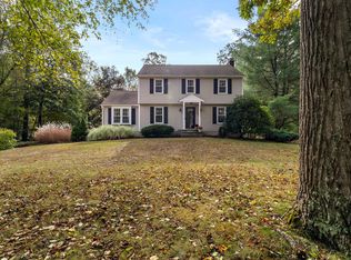 25 Olde Orchard Rd, Clinton, CT 06413
