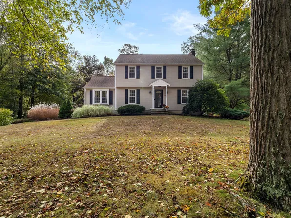 25 Olde Orchard Road, Clinton, CT 06413