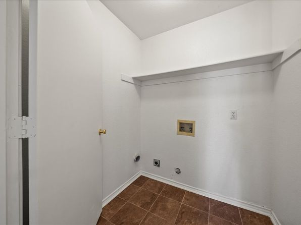 566 Valley View Dr