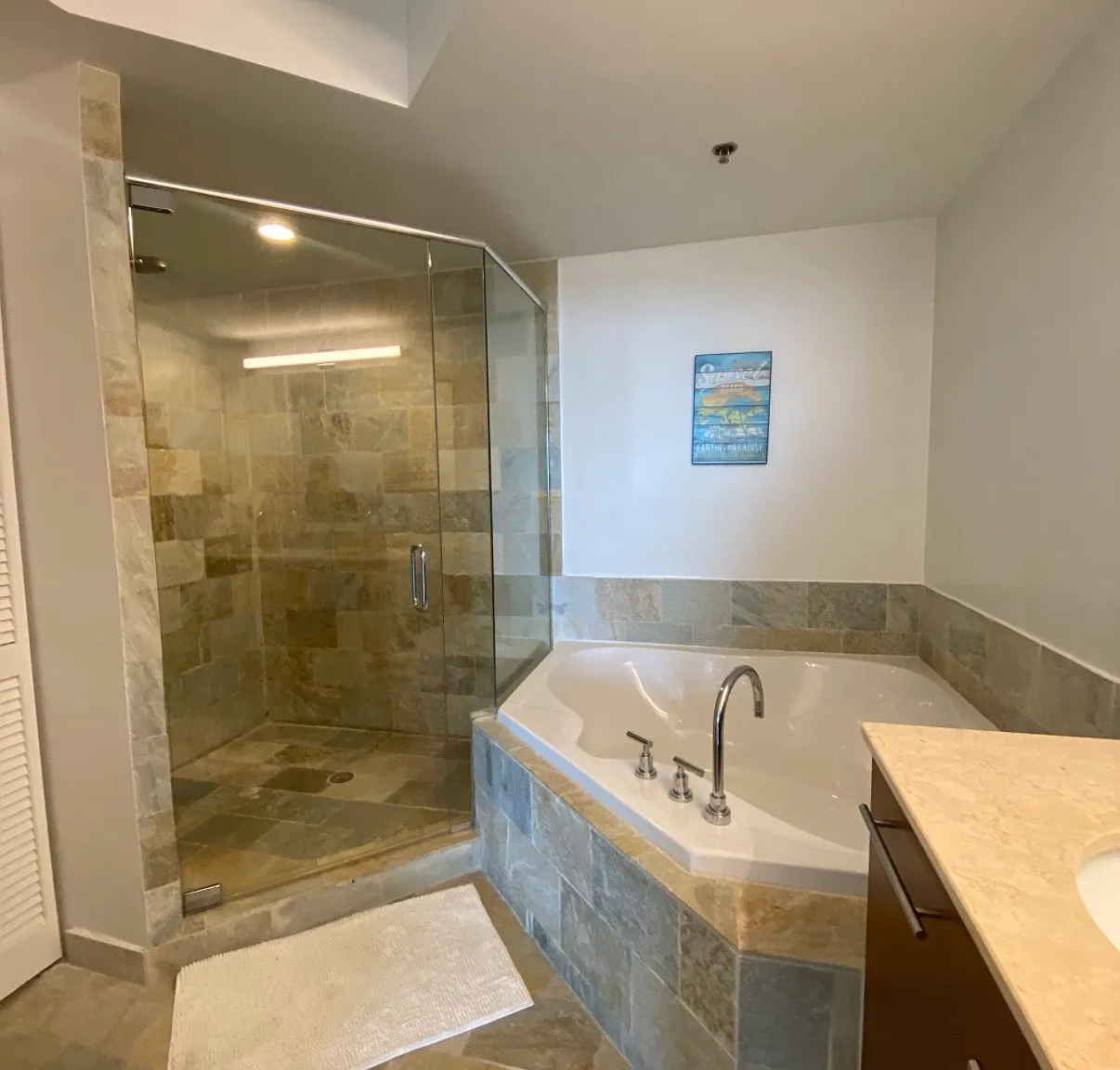 2681 N Flamingo Rd — Photo 4