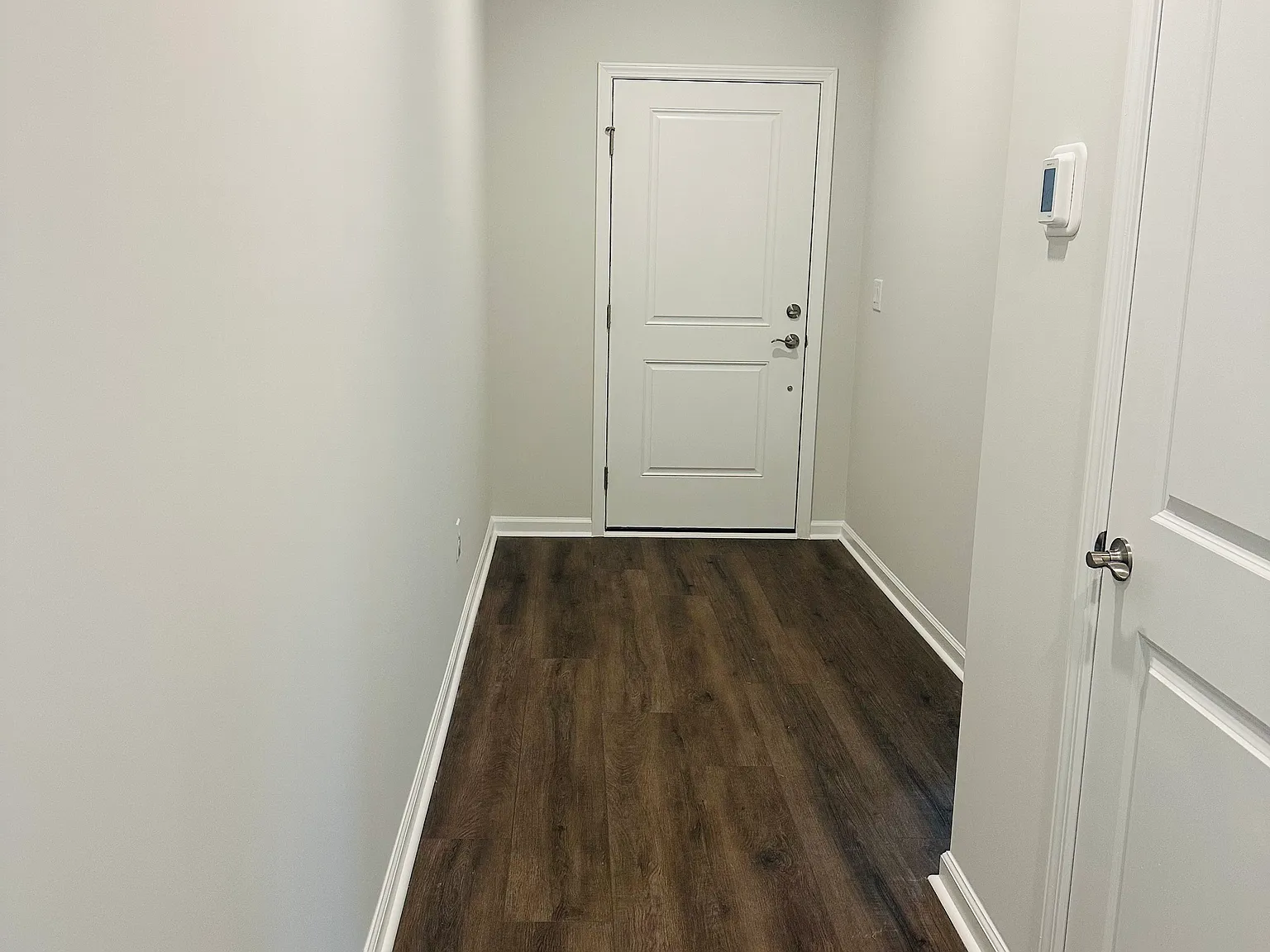 4 bed, 3.5 bath, 2100 sqft, $2,595 — Photo 3