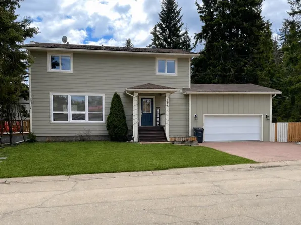 218 Pine Ave, Cold Lake, AB T9M 1E5