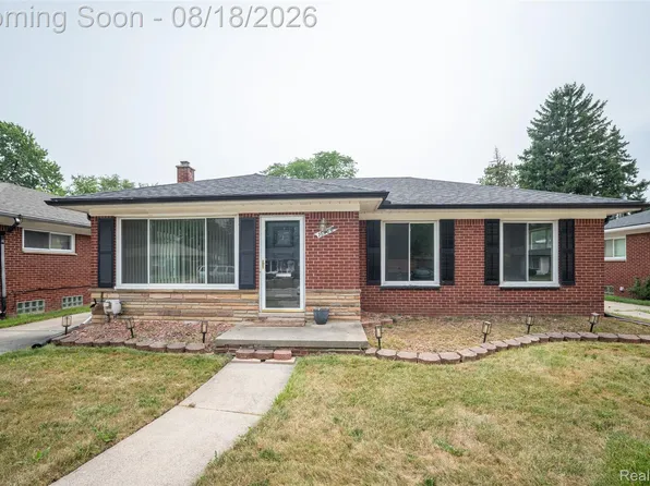 16786 Sprenger Ave, Eastpointe, MI 48021