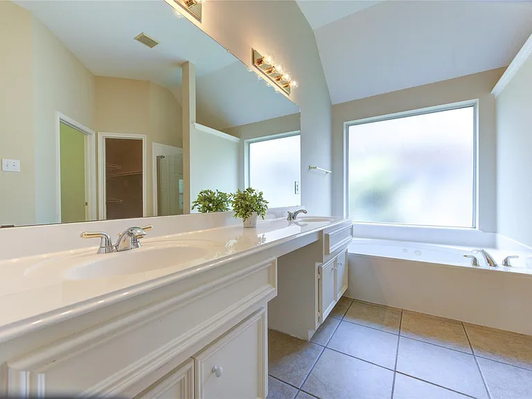 21930 Shady Heath Ln — Photo 42