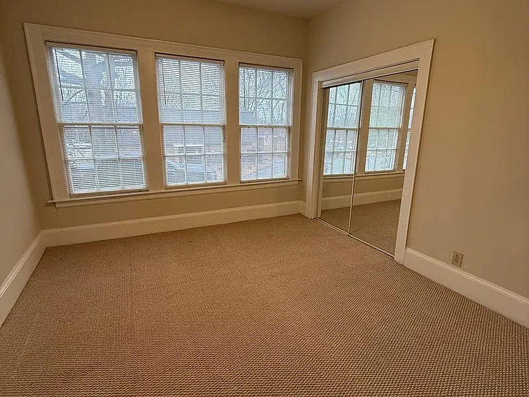 734 Frederica St NE — Photo 14
