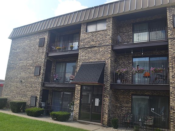 2nd image of 5710 S Archer Ave APT 3A