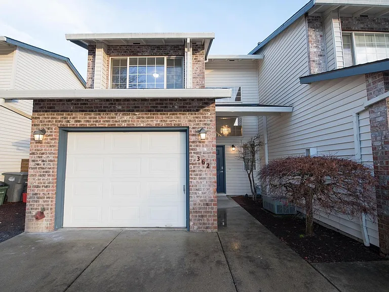 Townhouse Front with 2 car driveway