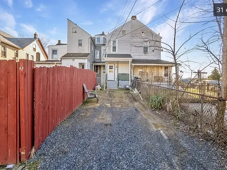 19 Railroad Ave — Photo 15