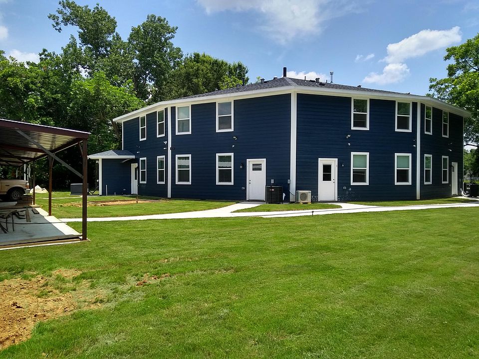 Five Units of 1900 sq ft--all utilities and internet