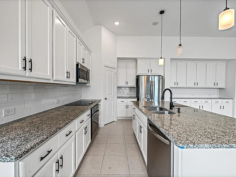 2221 Forest Trace Ln — Photo 15