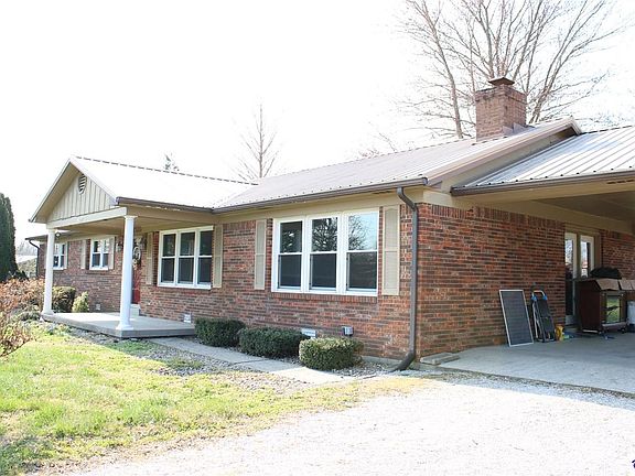 2nd image of 1977 Middle Creek Rd