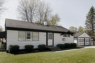 1st image of 207 Morgan Ave W