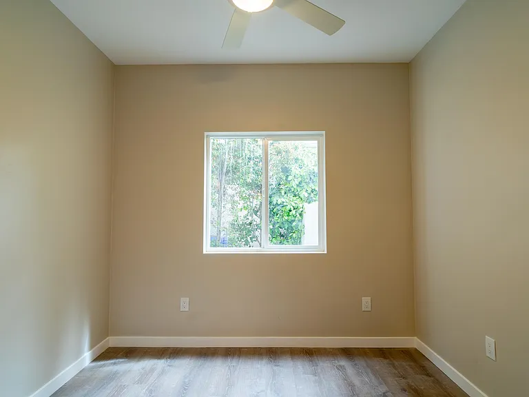 4929 College Ave — Photo 5