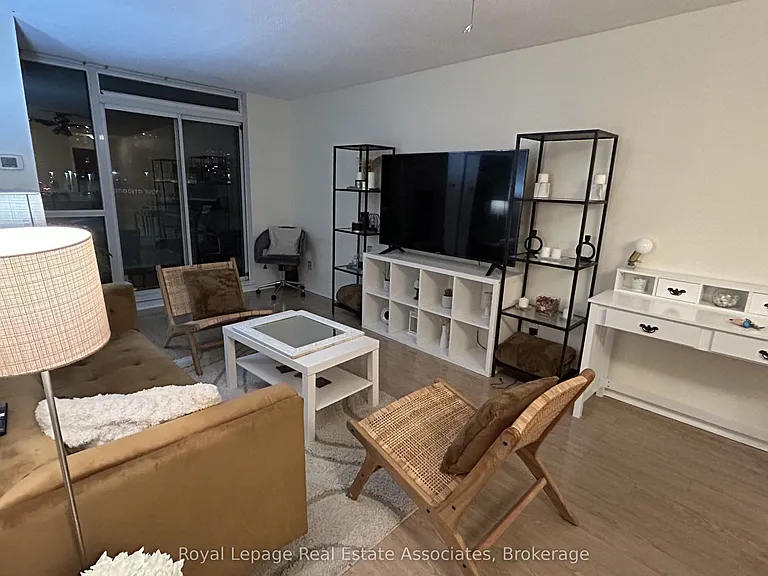 2585 Erin Centre Blvd #606 — Photo 4