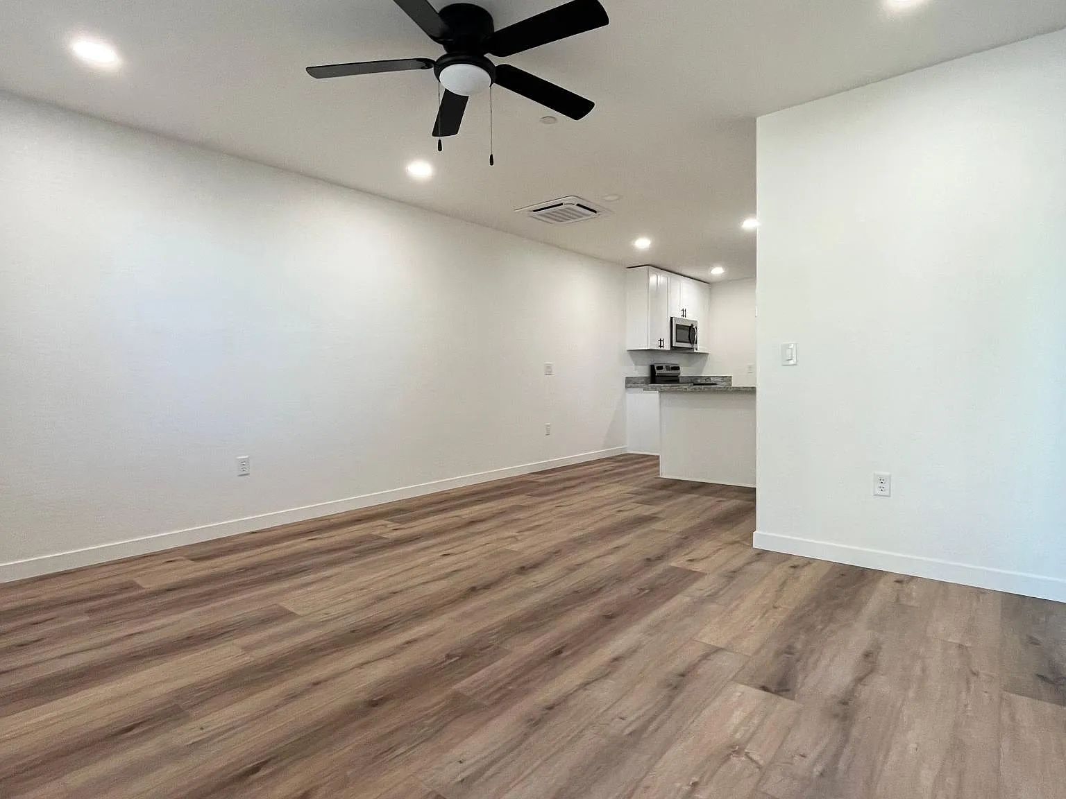 2 bed, 915 sqft, $1,395 — Photo 4