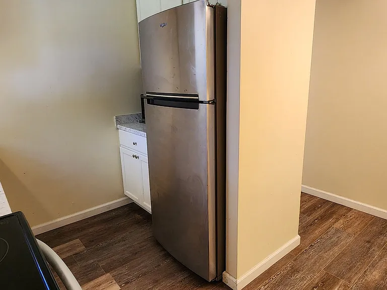 39 Medbury Ave — Photo 25