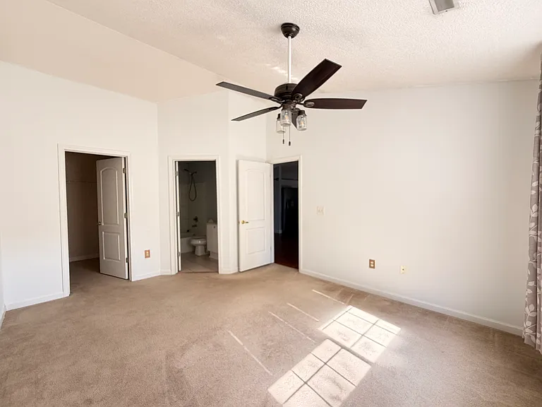8013 Cranes Crossing Dr — Photo 9