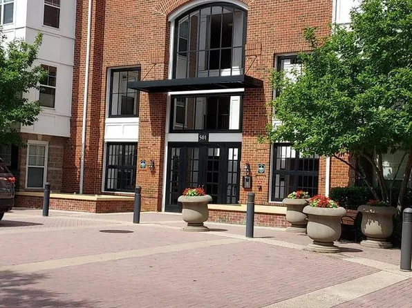 501 Hungerford Dr APT 307, Rockville, MD 20850