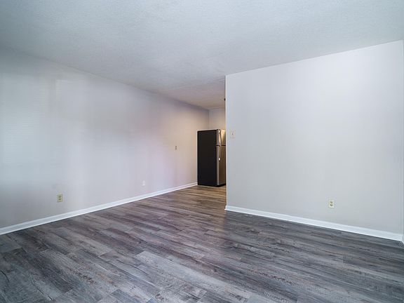 4th image of 432 29th Pl APT E