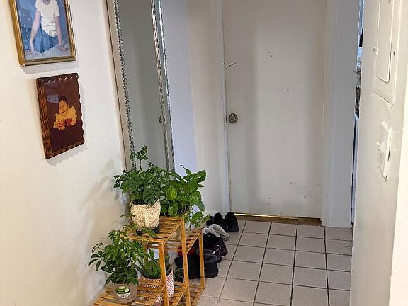 5th image of 7 Padanaram Road #E129