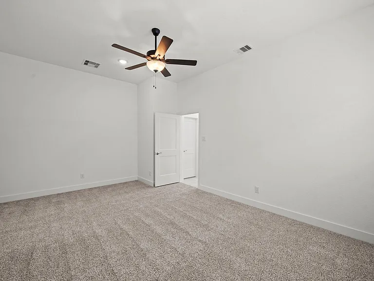 527 Park Hill Ct — Photo 18