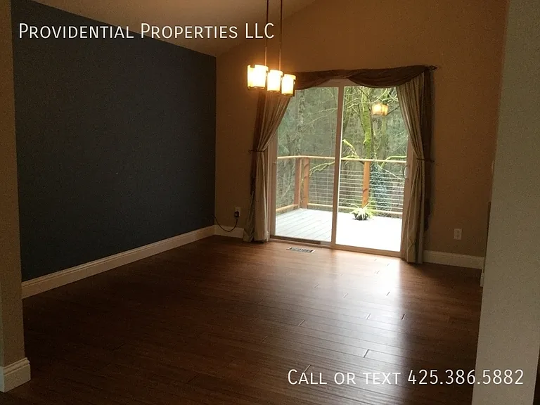 17009 NE 28th Pl — Photo 3