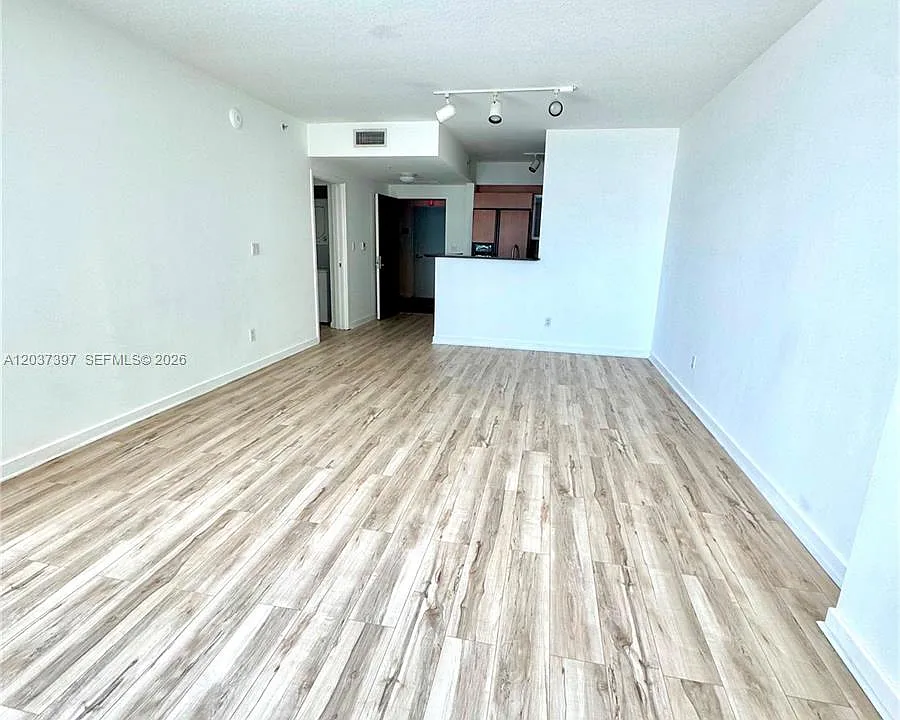 325 Biscayne Blvd #1116