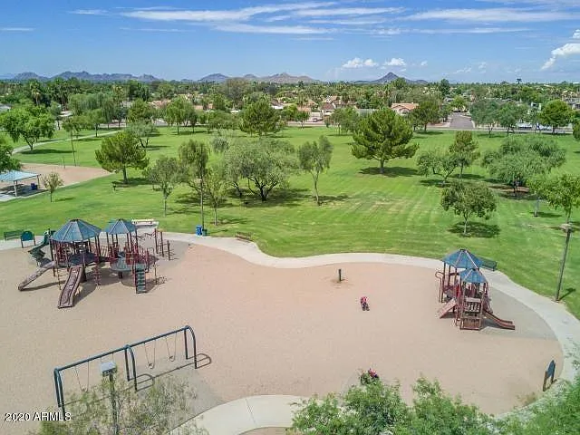 Huge park
 So close! Horizon Park!