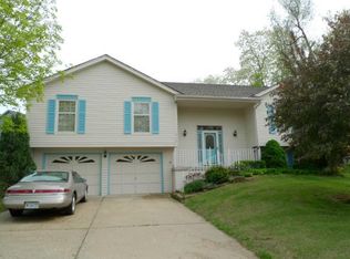 8215 NW Birch Ln, Kansas City, MO 64151