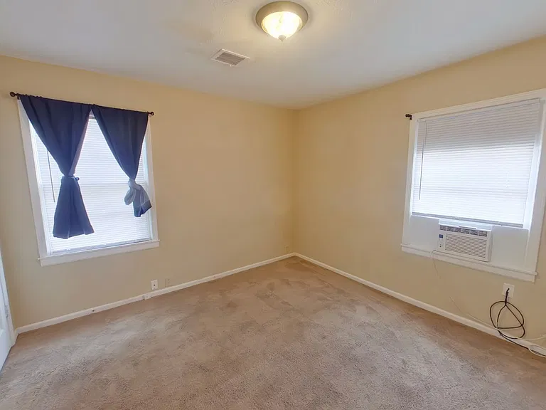 1548 N Pinecrest Ave — Photo 7