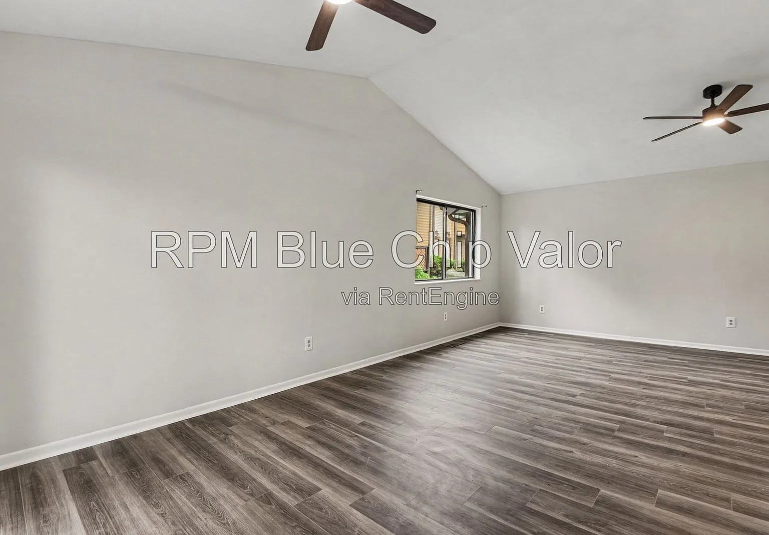 3 bed, 2.5 bath, 1900 sqft, $2,195 — Photo 3