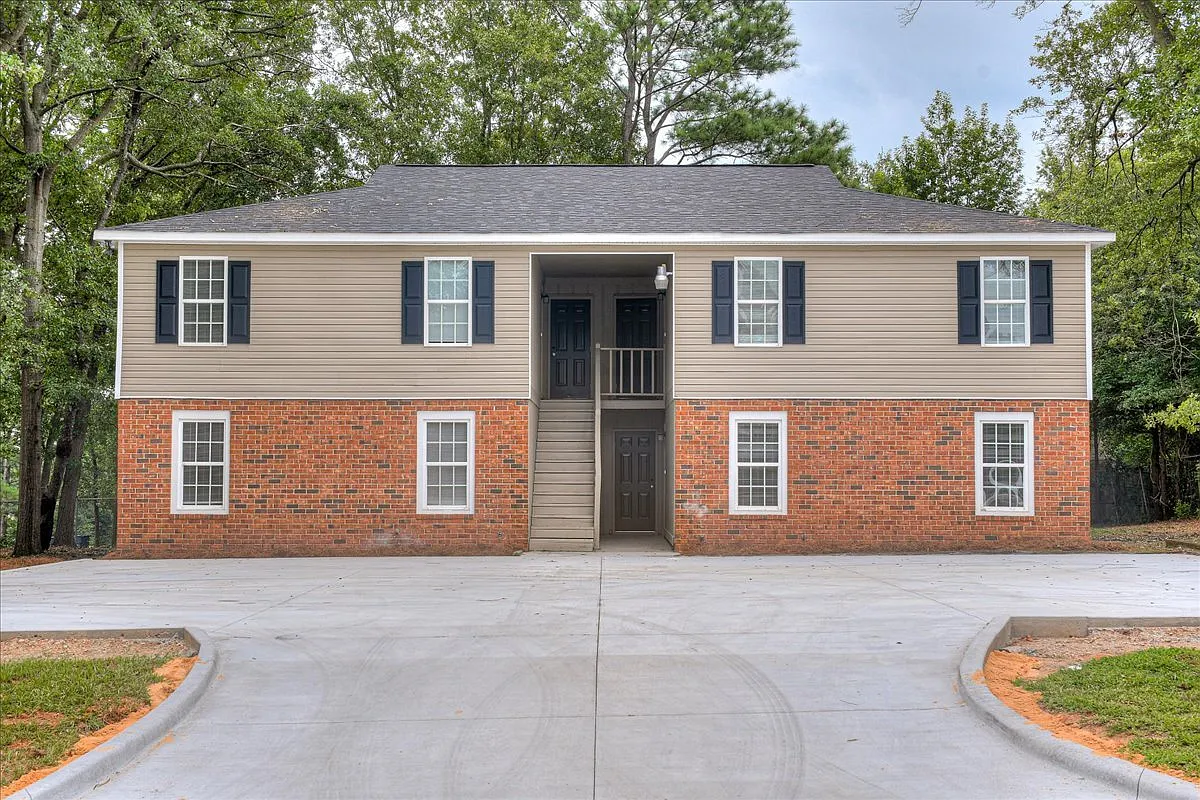Building Photo - 140 Conifer Dr