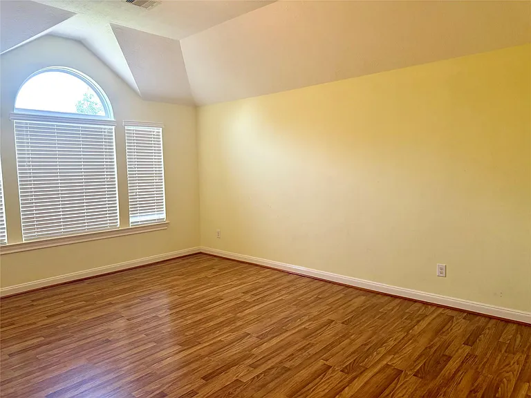 6839 Emerson — Photo 22