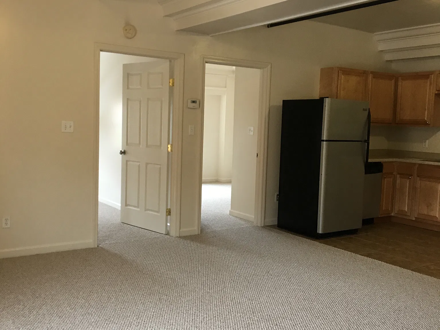 2 bed, 850 sqft, $1,200 — Photo 3