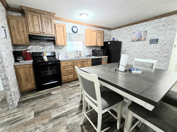 1121 Vaughn Ln NE, Steinhatchee, FL 32359