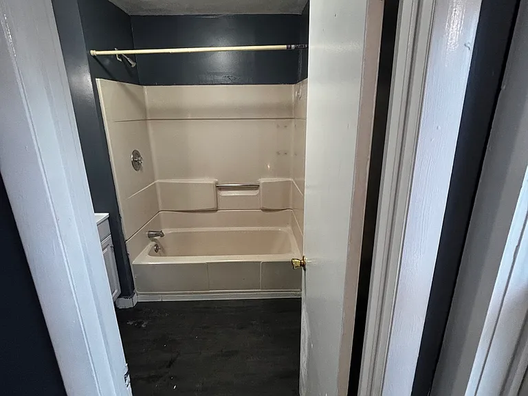 110 W Mohawk St #1 — Photo 2