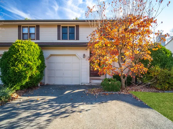 25 Potter Crossing #25, Wethersfield, CT 06109