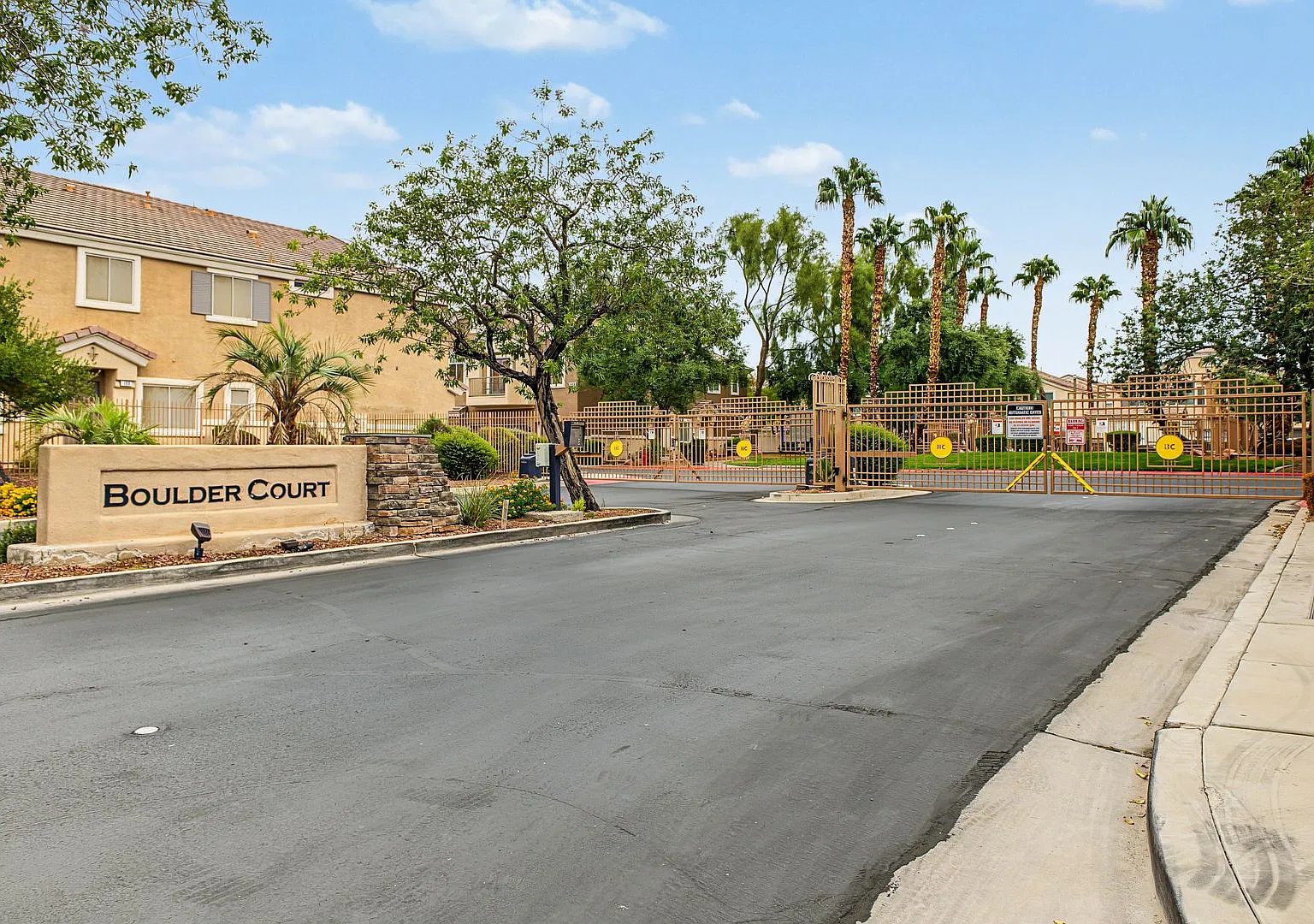 Charming 2-Bedroom Condo with Attached Garage in Gated Community! — Photo 2
