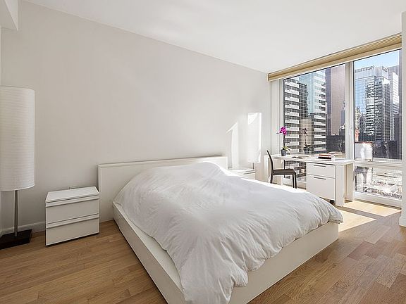 5th image of 247 W 46th St APT 2505